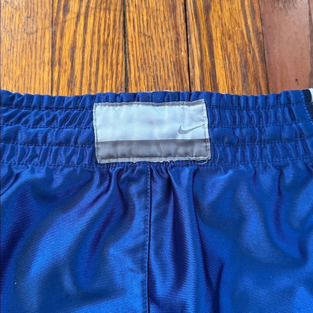 Y2K Nike Vintage Reversible Basketball Shorts - Picture 8 of 14